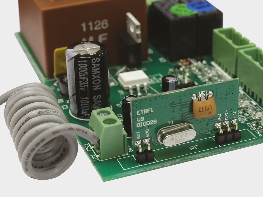 Wbudowana jednostka sterująca dla napędów SHAFT PCB-SH z wbudowanym radiem Wbudowana jednostka sterująca dla napędów SHAFT PCB-SH z wbudowanym radiem